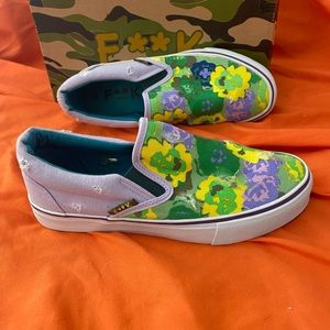 NWT Slip on walking gym shoes F**k sz 38